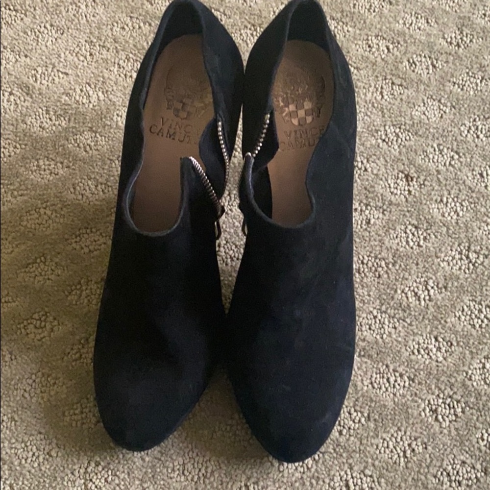 Vince Camuto suede black heels